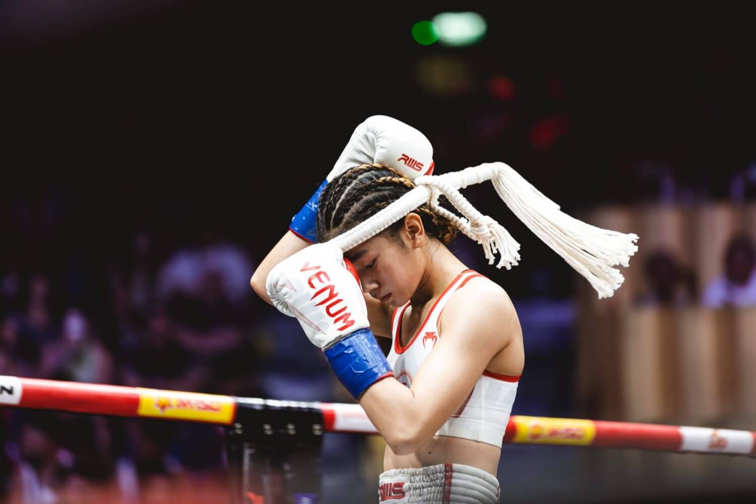 Yalangoch qizlar mushuklari video Uzbek Jalab Qizlari Dubay Seks Ishlari Video